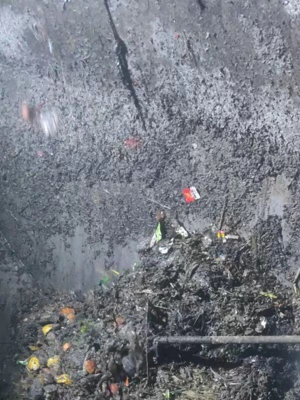 新青污水池清理